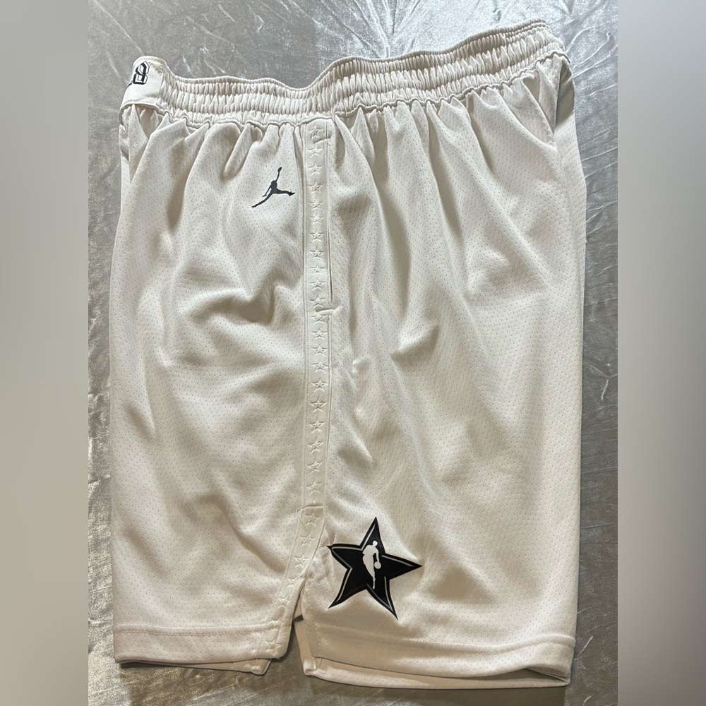 Jordan LA18 White Shorts